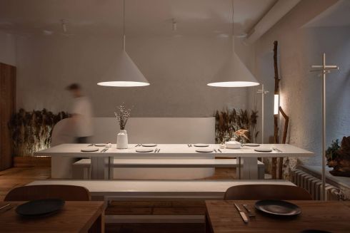 Dezeen написали про дизайн київского ресторану «100 років тому вперед»