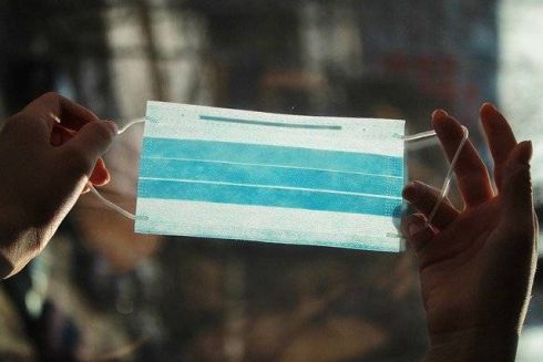 В Украине ужесточили карантин: нельзя гулять в парках, ходить только в масках и не больше, чем по двое