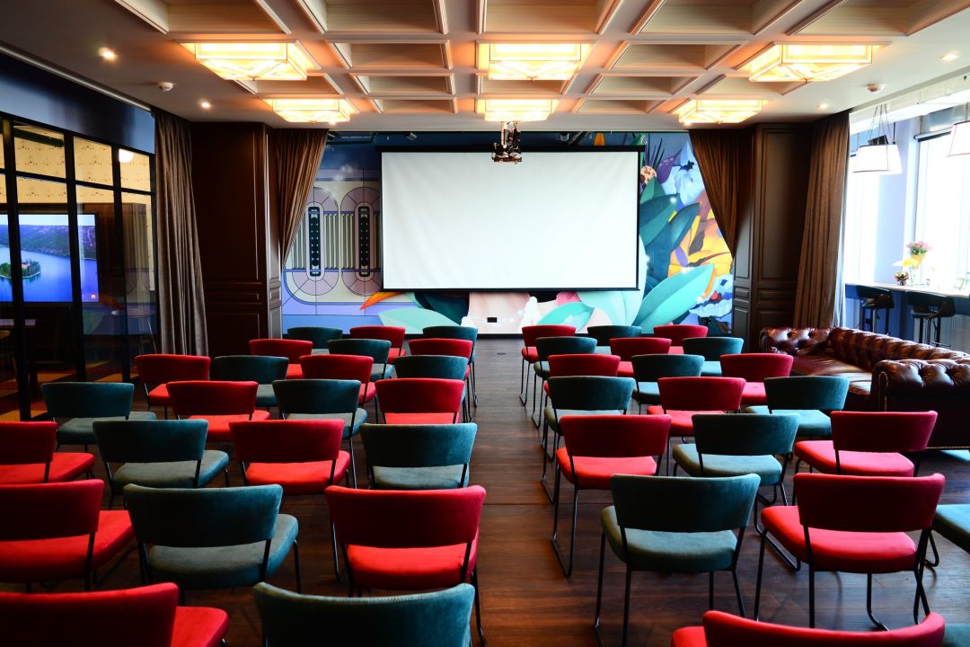 На Арсенальній відкриють третій коворкінг Creative States: з кінотеатром і сервісом нянь