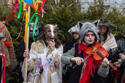 Як у Києві водили Маланку — фото