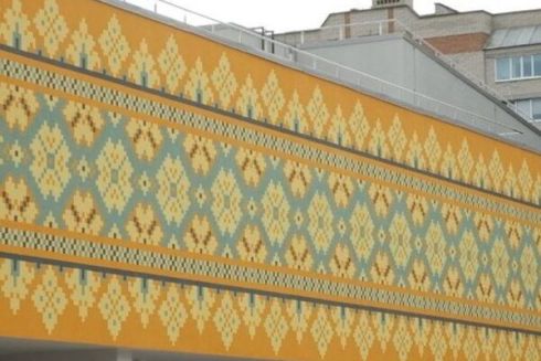 У Вінниці радянську мозаїку сховали за муралом з вишиванкою: реакція місцевих розділилася