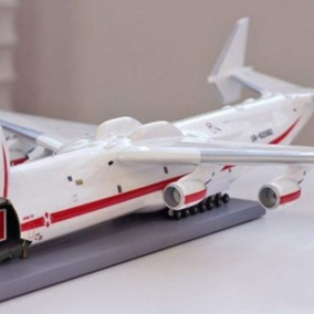 «Новая почта» запускает собственную авиакомпанию в ЕС. Посылки будут доставлять на советских Ан-26