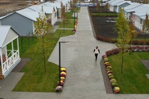 Американський благодійник побудує ще більше житла для тих, хто втратив дім під час війни