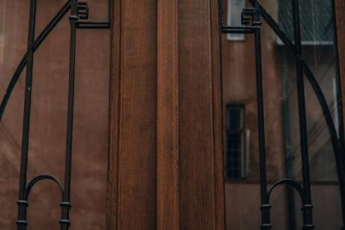 У Львові відновили історичну браму біля Будинку вчених: фото