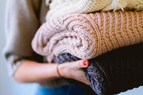 Від одягу до виделок: «Життєлюб» збирає у Києві речі для переселенців