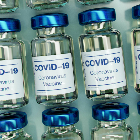 Как записаться на вакцинацию от COVID-19 в Украине: рассказывает МОЗ