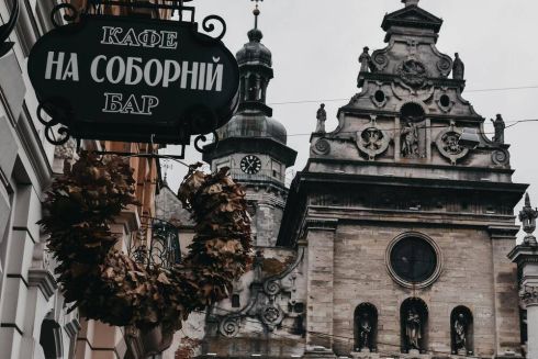 В заведения Львова планируют пускать с COVID-сертификатом или отрицательным ПЦР-тестом (дополнено)