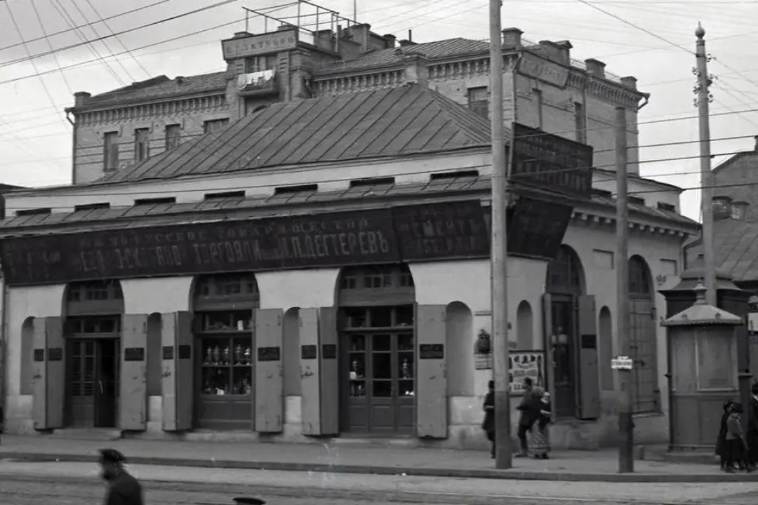 Прокуратура вимагає відновити історичну крамницю Давидова на Подолі