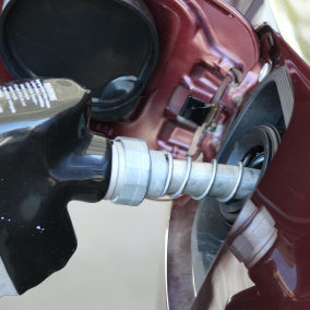 В Киеве начали штрафовать заправки за завышенные цены на топливо