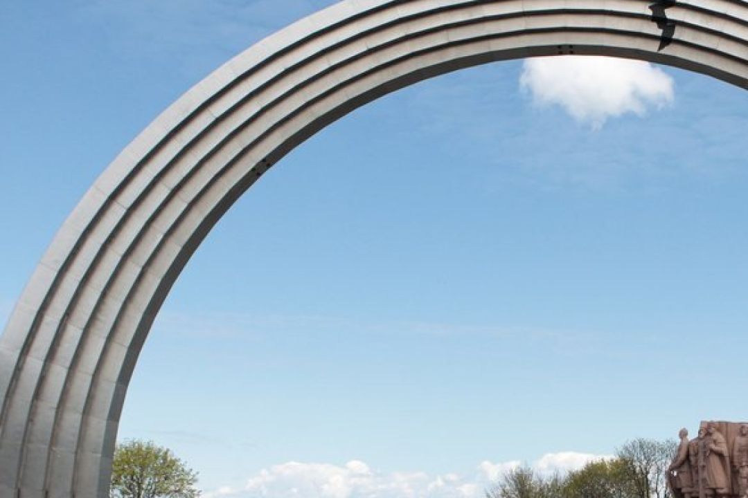 Мінкульт позбавив колишню Арку дружби народів статусу пам'ятки – тепер її можуть демонтувати