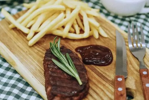 В Україні створили GreenBeefSteak: це перший рослинний стейк українського виробництва