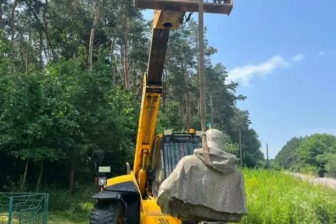 У Львівській області демонтували 10 радянських пам&rsquo;ятників