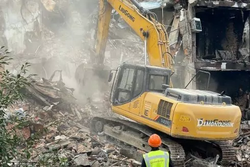 Відео. В Ірпені розпочали демонтаж зруйнованих будинків, які не підлягають відновленню