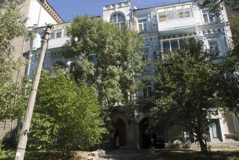 На Подолі вилікують 10 дерев: карта