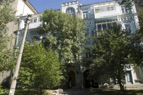 На Подоле вылечат 10 деревьев: карта