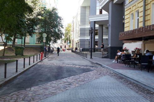 Десятинный переулок в Киеве стал пешеходным