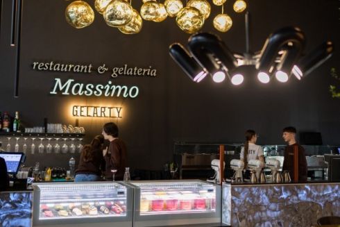 Великий ресторан морозива відкрився на "Арсенальній"