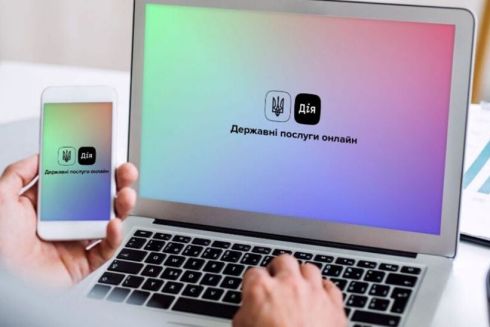 Мужчины с сентября смогут оформить разрешение на рабочие поездки за границу в «Дії»