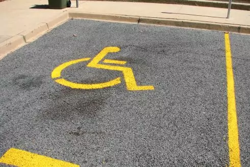 В Україні створили &laquo;Альбом Безбар&rsquo;єрності&raquo;. Він допоможе архітекторам проєктувати інклюзивно