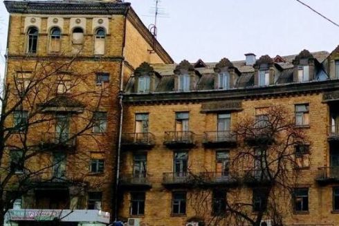 Возле «Кловской» продают заброшенное здание под снос