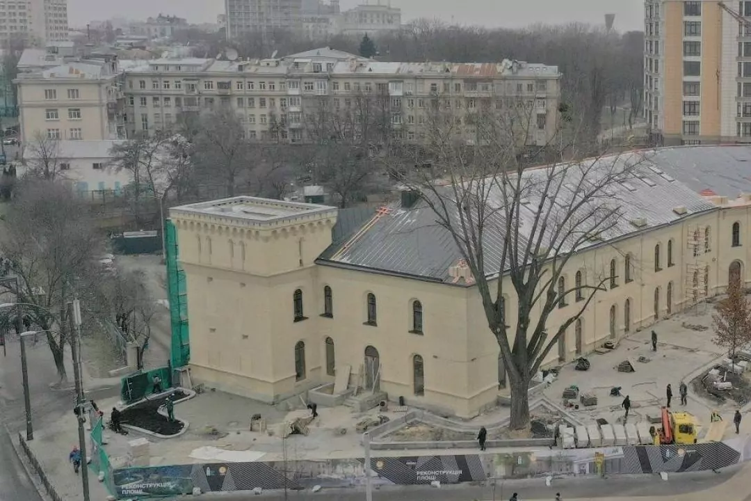 Возле &laquo;Арсенальной&raquo; и &laquo;Университета&raquo; планируют обустроить наземные переходы