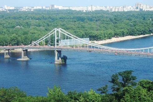 В Киеве над Днепром хотят построить канатную дорогу