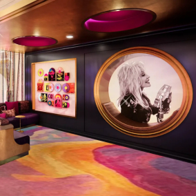 У США відкриють музей і готель, присвячені кантрі-співачці Доллі Партон