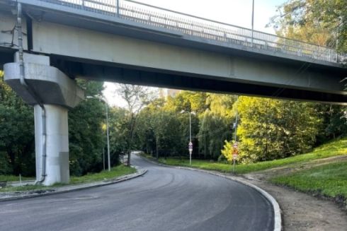 У Києві відновили ремонт Паркової дороги, зупинений через повномасштабну війну