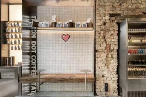 Про інтер'єр кав'ярні на Бессарабці написало видання Dezeen