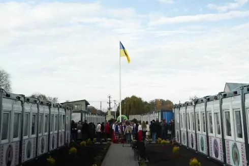 Фото. У Василькові на Київщині відкрили модульне містечко