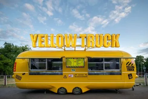Ресторатор Діма Заходякін запустив новий проект Yellow Truck