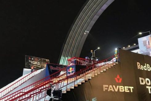 Український спортсмен першим в світі виконав складний трюк на сноуборді: відео