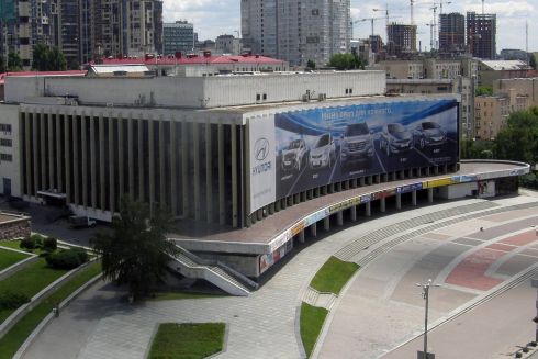 Біля Палацу «Україна» збудуть 100-метровий хмарочос