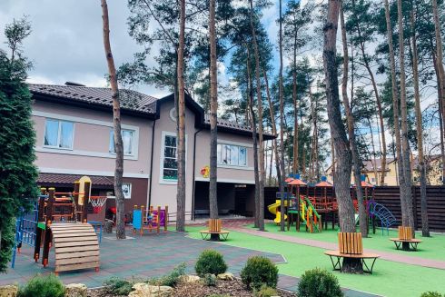 Фото: в Ирпене предприниматели собственными силами восстановили разрушенный детский сад