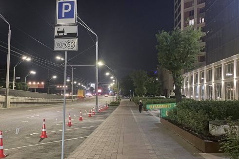 Фото. Парковку на місці велодоріжки на проспекті Перемоги зберегли