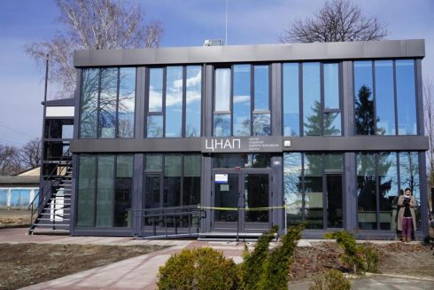 У Бородянці відкрили модульний ЦНАП на місці зруйнованого