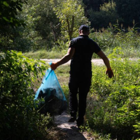 У Голосіївському парку в Києві відбувся благодійний Марш прибирання: фото