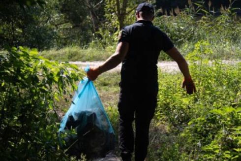 У Голосіївському парку в Києві відбувся благодійний Марш прибирання: фото