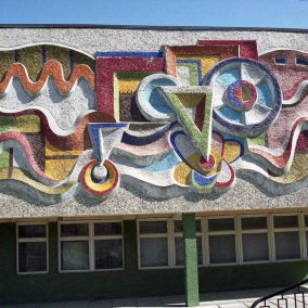 Во Львове открыли мозаичное панно на фасаде здания. Более 10 лет его закрывала вагонка