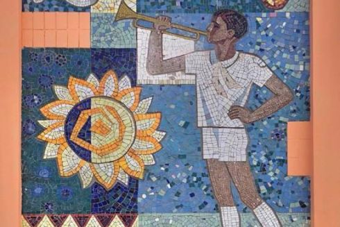 Мозаїку на палаці дитячої творчості на Солом'янці зберегли: який вигляд вона тепер має