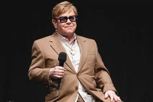Елтон Джон розповів, як перетворив свої колінні чашечки на ювелірну прикрасу