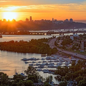 На Днепровской набережной в Киеве хотят обустроить парк. Для этого проведут инвестконкурс