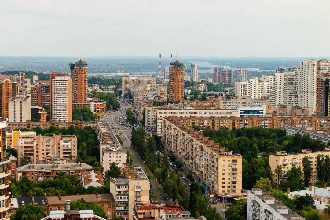 По Киеву снова нанесли ракетные удары: взрывы на Левом берегу