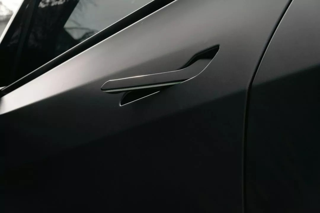 У Китаї заборонили електрокари з висувними ручками, як у Tesla, &mdash; на черзі закон у США