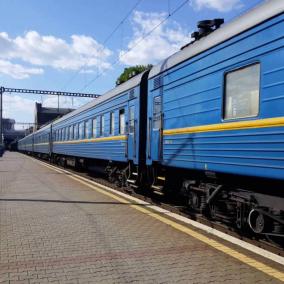 «Укрзалізниця» відновила рух дванадцяти приміських поїздів