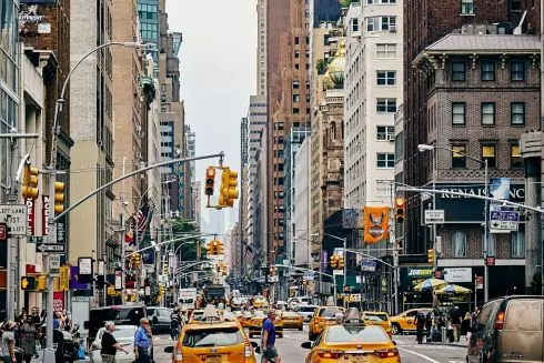В Нью-Йорке ввели &laquo;налог на пробки&raquo;. Что он предусматривает
