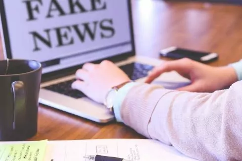 В Украине появился бот для распознания фейков среди новостей