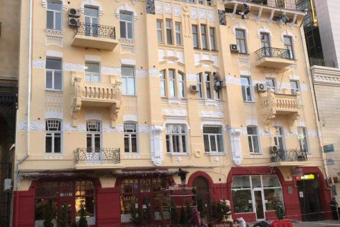 В центре Киева восстановили фасад исторического здания: как оно теперь выглядит