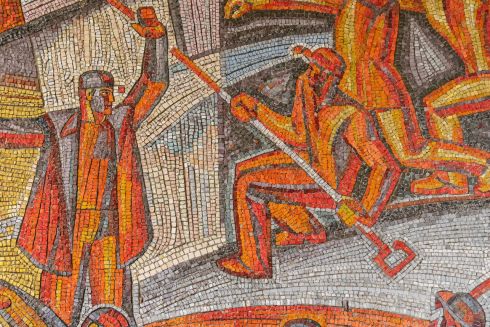 У Львові відкрили виставку фотографій зруйнованих маріупольських мозаїк