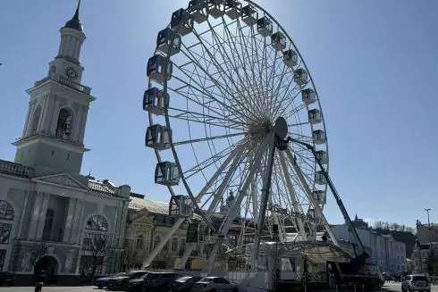 У Києві демонтують колесо огляду на Подолі &mdash; раніше атракціон визнали аварійним